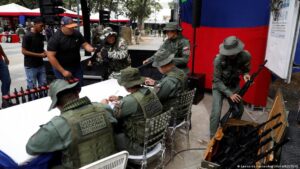Maduro convoca a «vigilia y marcha permanente» ante EE.UU. – DW – 16/11/2025