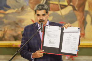Maduro creó comandos de defensa integral