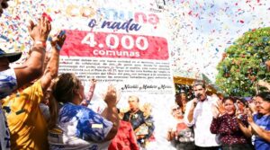 Maduro devela hito de la Comuna 4.000 en Aragua