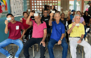 Maduro felicitó al pueblo por la IV Consulta Popular