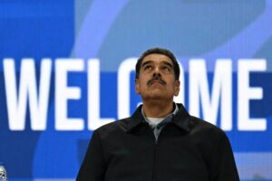 Maduro utilizó un último recurso en su intento de frenar el despliegue militar de EEUU en el Caribe