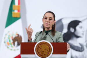 Maestros protestan contra Sheinbaum por reforma educativa – AlbertoNews