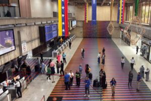 Crisis aérea aisla a Venezuela: ¿qué ha pasado y cuál es la situación de las aerolíneas?