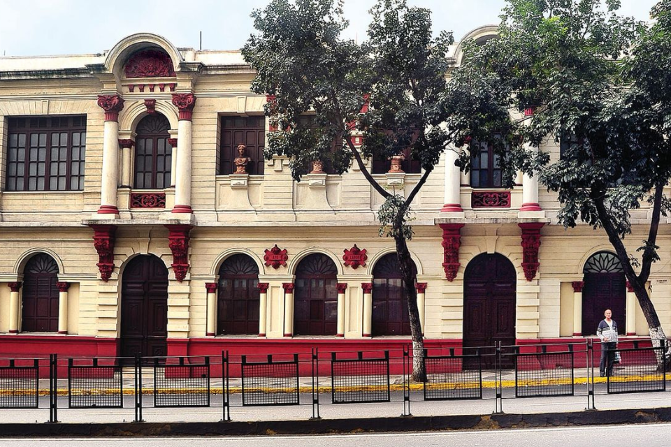 Mala gestión, acoso y opacidad dentro de la Escuela de Música José Ángel Lamas