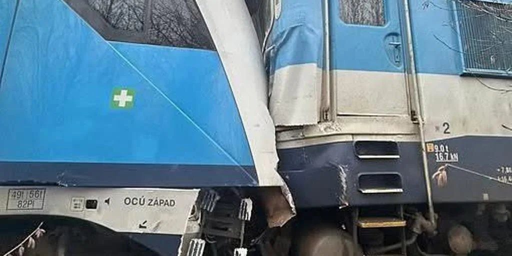 Más de 40 heridos, dos de ellos graves, en un choque de trenes en República Checa