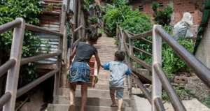 Más de 417 millones de niños viven en pobreza extrema y sufren graves privaciones