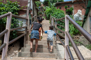 Más de 417 millones de niños viven en pobreza extrema y sufren graves privaciones