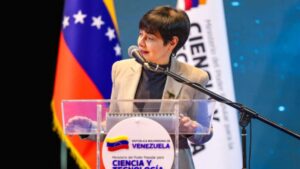 Más de dos mil científicos venezolanos están en formación