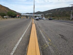 Mermaron las colas en el peaje de la frontera – Diario La Nación