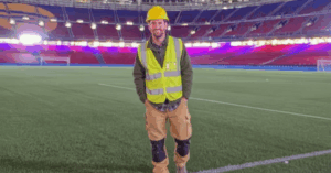 Messi consigue trabajo pegando bloques en el Camp Nou – El Chigüire Bipolar
