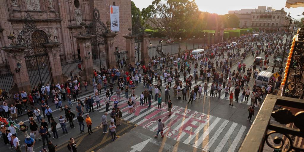 México afronta una oleada de manifestantes tras el asesinato del alcalde de Uruapan