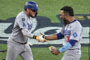 Miguel Rojas resaltó la importancia del doblete conquistado por los Dodgers