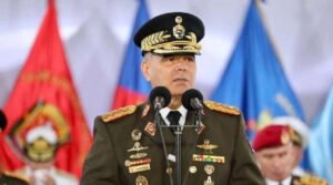Padrino advierte que EEUU no ejecuta maniobras inocentes en el Caribe