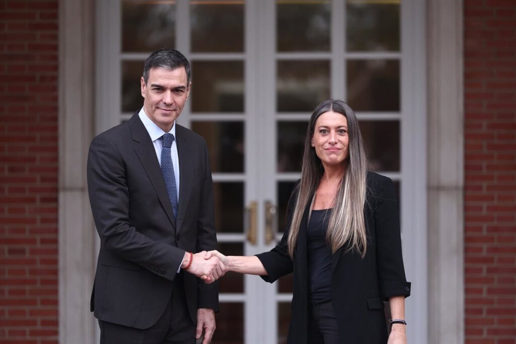 Moncloa responde de nuevo a Junts con "mano tendida" y asegura que trabaja "sin demora" para cumplir sus compromisos