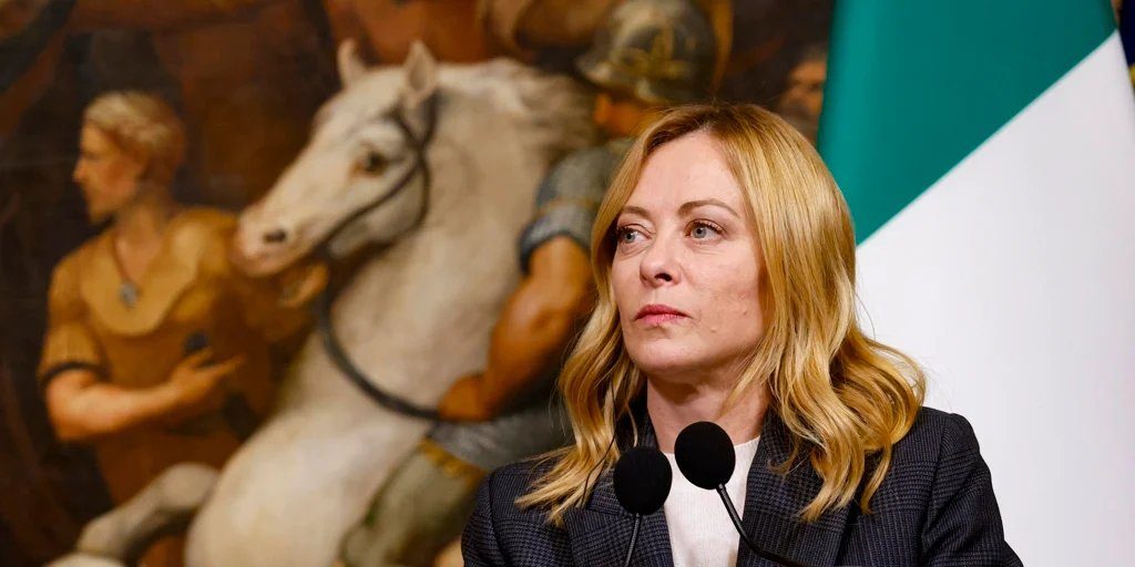 Moody's eleva la nota después de 23 años