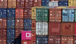 OMC alerta de la «sobredependencia» del comercio mundial de EE.UU. y China