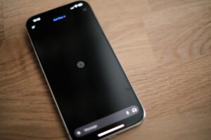 OpenAI niega responsabilidad en el suicidio de un joven tras interactuar con ChatGPT