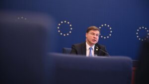 PERSPECTIVA ECONÓMICA | Bruselas mejora las previsiones de crecimiento de la economía europea pese a las turbulencias comerciales