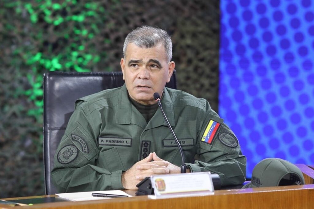 Padrino López fue a misa a elevar plegarias ante amenaza militar de EEUU