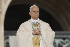 Papa León XIV criticó trato «extremadamente irrespetuoso» a los migrantes en EE.UU.