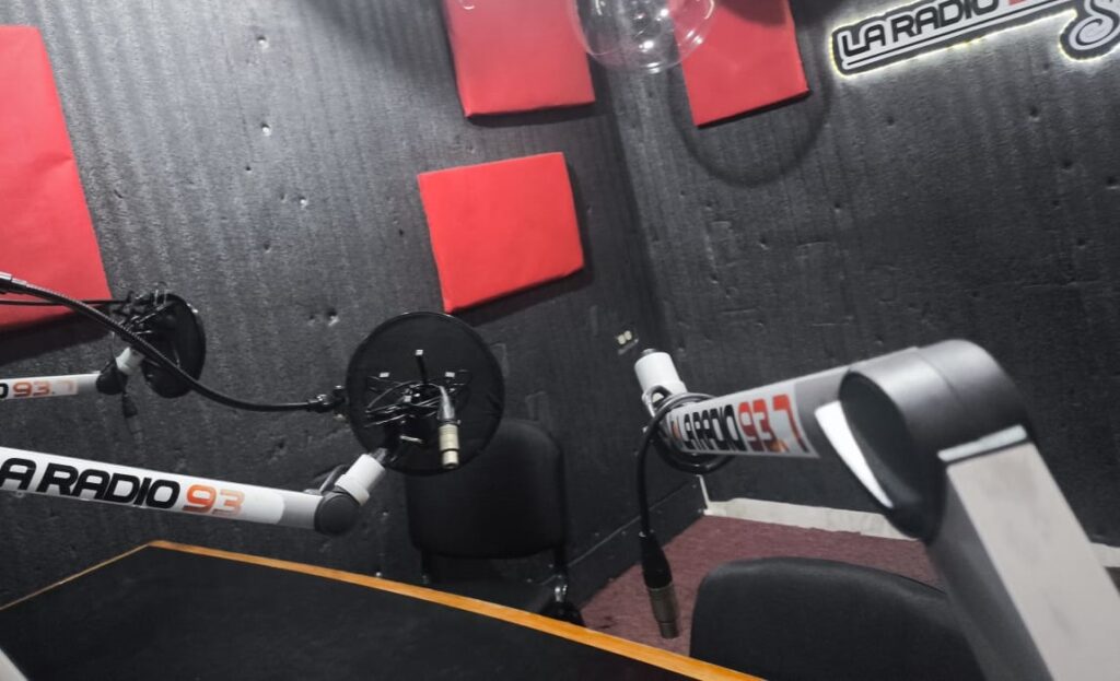 Pedimos a Conatel restitución de la señal de la emisora 93.7 FM