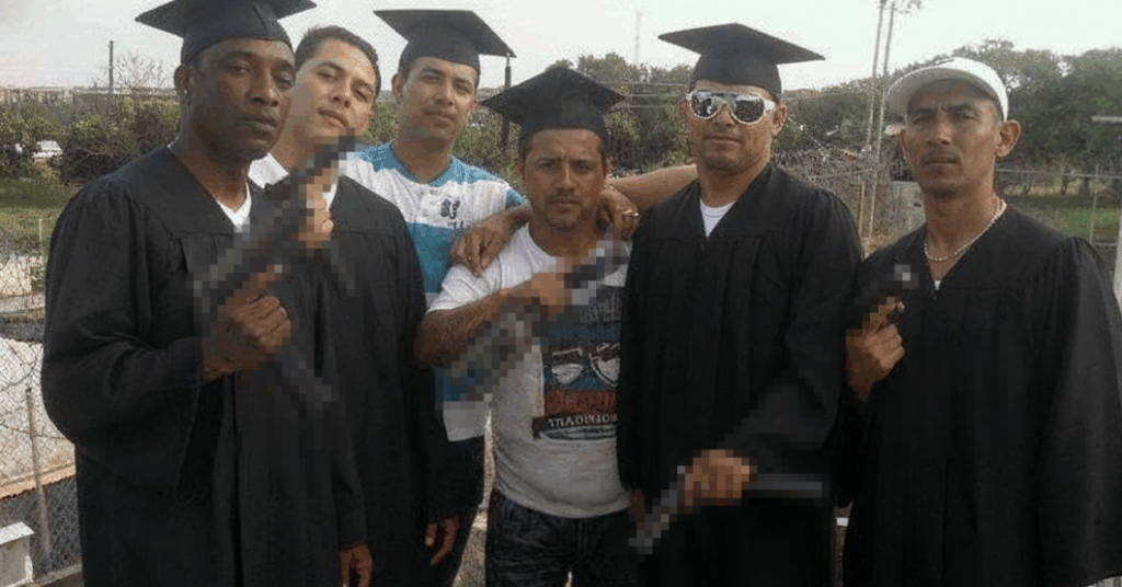 Penal de El Rodeo gradúa su tercera promoción de hackers de Whatsapp