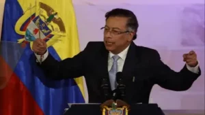Petro ordena bombardeo a disidencias de las FARC en Colombia