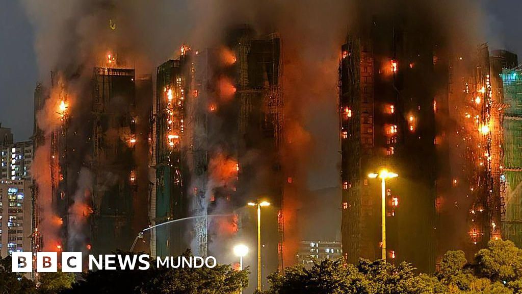 Por qué fue tan devastador y otras 5 preguntas sobre el incendio en las torres de viviendas de Hong Kong que dejó al menos 83 muertos