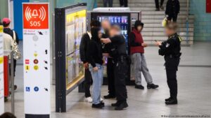 Por qué se radicalizan cada vez más jóvenes en Alemania – DW – 28/11/2025