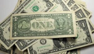 Precio del dólar del 10 de noviembre se impulsa a más de 231 Bs.