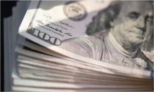 Precio del dólar del 6 de noviembre se aproxima a 228 bolívares