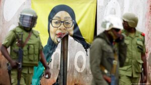 Presidenta de Tanzania jura tras polémicas elecciones – DW – 03/11/2025