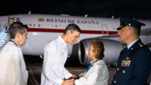 Presidente de España, Pedro Sánchez, aterrizó en la Cumbre Celac-UE en Colombia para el diálogo diplomático entre los dos continentes