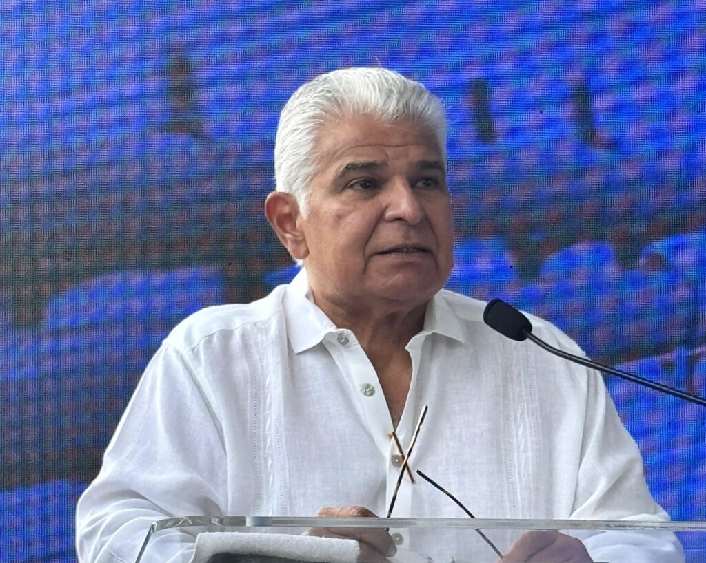 Presidente de Panamá anuncia que acompañará a Machado a recibir el Nobel de la Paz