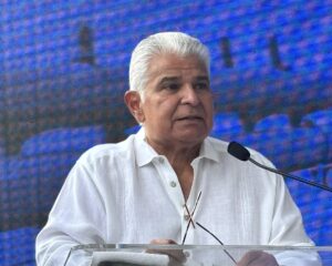 Presidente de Panamá anuncia que acompañará a Machado a recibir el Nobel de la Paz