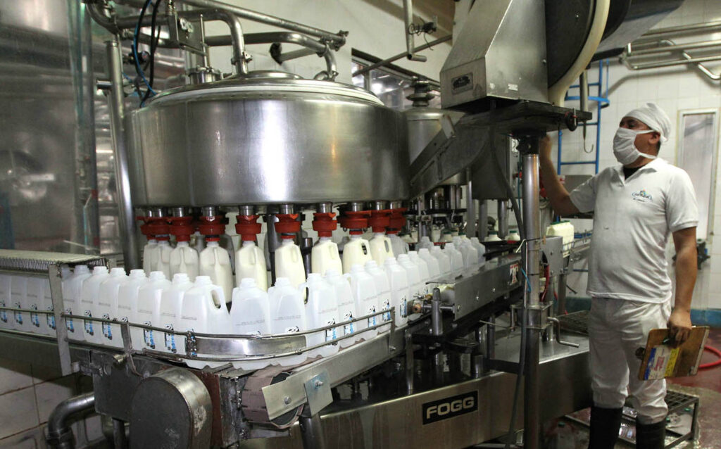 Producción industrial creció 5,2 % en el tercer trimestre, pero alertan riesgos para 2026