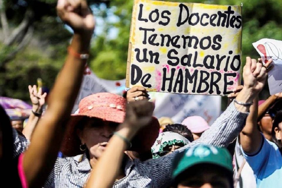 Profesores de LUZ exigen mejoras salariales: condiciones atentan contra su dignidad