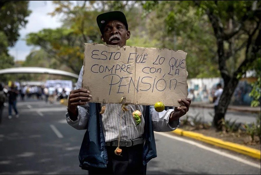 Provea considera que en Venezuela hay un deliberado estancamiento de salarios y pensiones