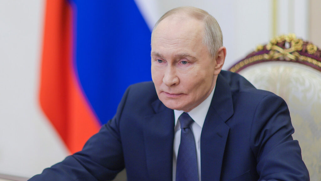 Putin da un paso clave en la construcción de la primera planta nuclear en Egipto