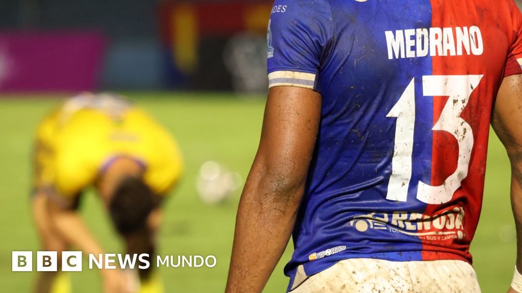 Qué dice sobre el fin del poder de las maras en El Salvador el regreso al fútbol de los "números malditos" 13 y 18