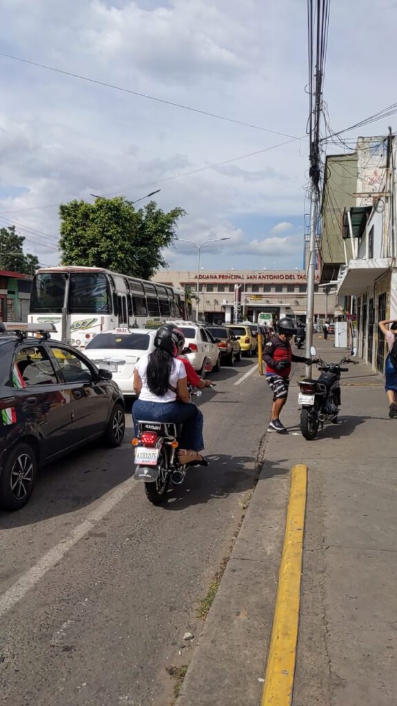 Ralentizado el paso hacia Colombia – Diario La Nación