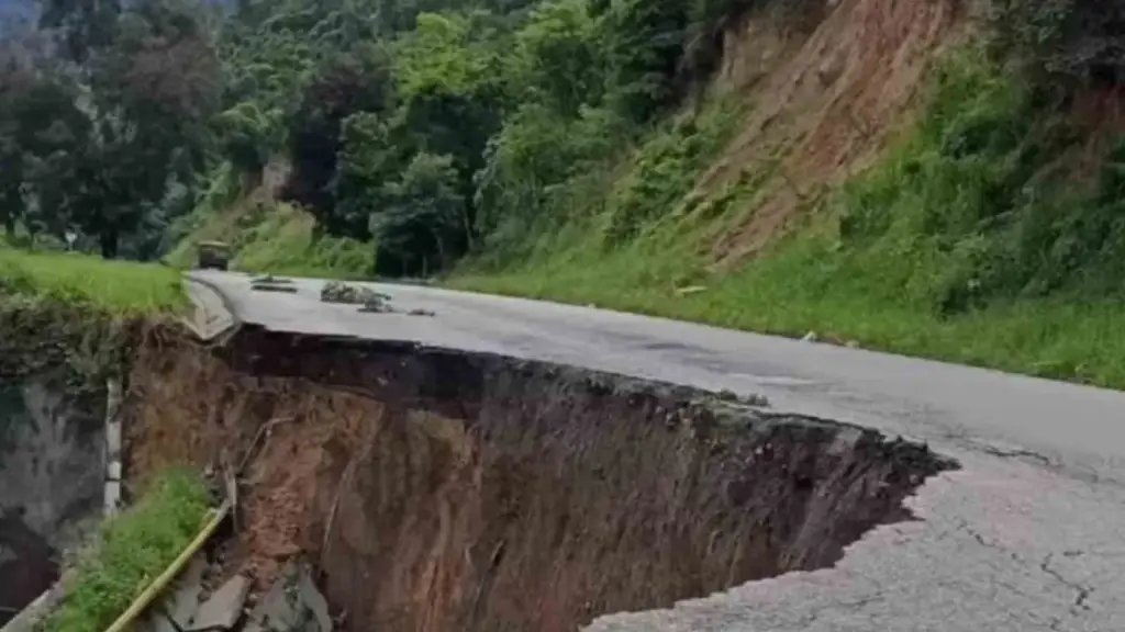 Reportan cierre total de la Panamericana tras lluvias en Mérida