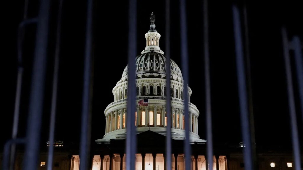 Republicanos rechazan la propuesta demócrata y se prolonga el cierre del Gobierno en EEUU