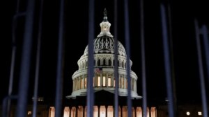 Republicanos rechazan la propuesta demócrata y se prolonga el cierre del Gobierno en EEUU