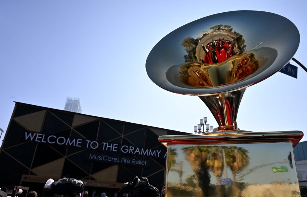 Revelada la lista completa de nominados al Grammy 2026: Consulta quiénes compiten en las categorías principales, incluyendo Canción del Año - AlbertoNews