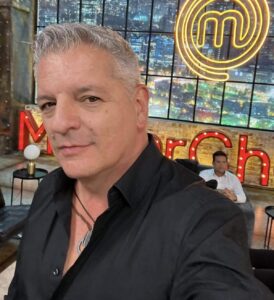 Riccardo Perotti participa en “MasterChef Celebrity Ecuador” y lanza el tema “Viviendo solo de pan”