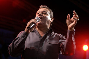 Salsero Ismael Miranda concluye su carrera musical con la canción ‘Siempre Cantaré’
