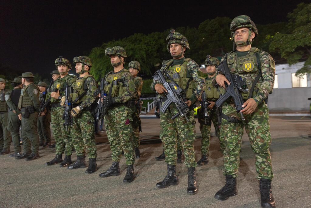 Secuestran a cinco militares colombianos en el departamento colombiano de Arauca, frontera con Venezuela - AlbertoNews