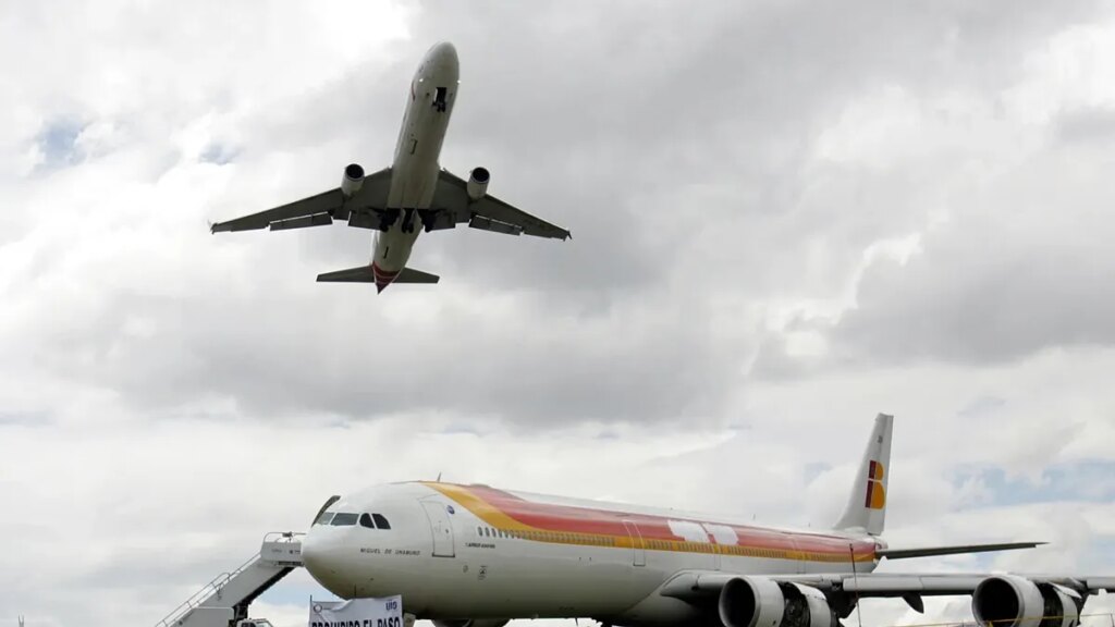 Seis aerolíneas cancelaron vuelos a Venezuela tras una advertencia de EEUU por un aumento actividad militar