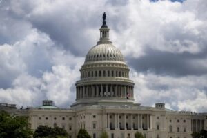 Senado de EEUU quedó a dos votos de limitar poder de Trump para ataques contra Venezuela – Correo del Orinoco